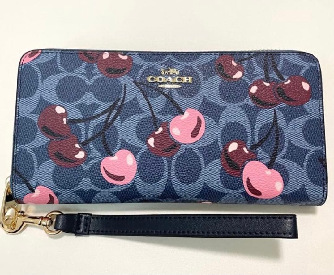 COACH チェリー柄 長財布 CZ328