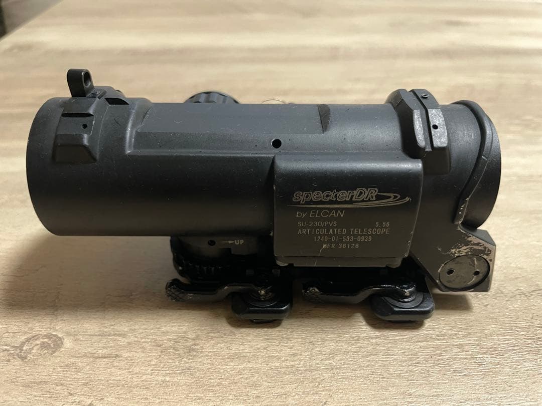 elcan specterDR 1x4 切り替え可能。