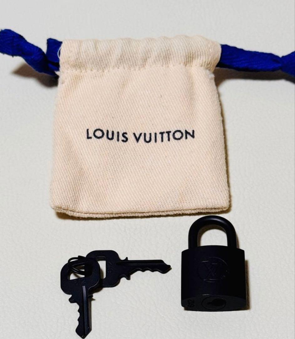 ノ*リ様 LOUIS VUITTON ルイ ヴィトン カデナ 鍵 南京錠 マット