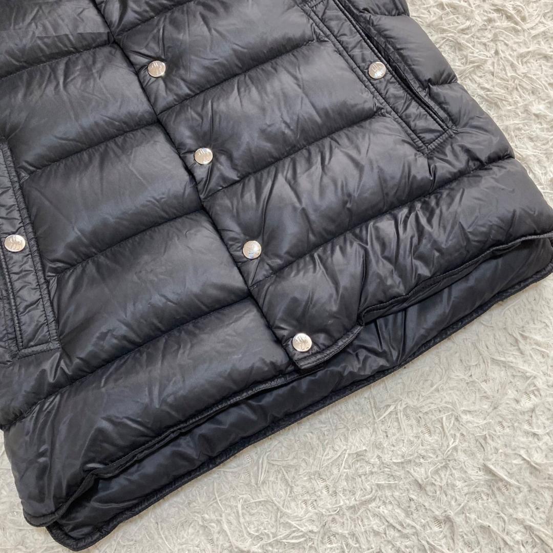 16714✨モンクレールBILLECART ダウンベスト フード ワッペンロゴ