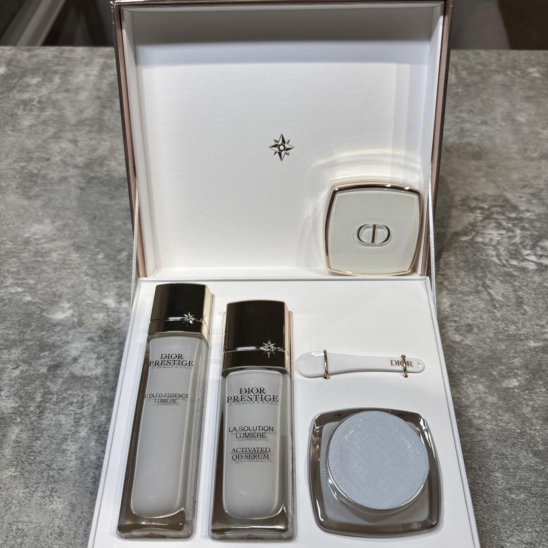 新品Diorプレステージ ホワイト リンクル セラム ルミエールコフレ
