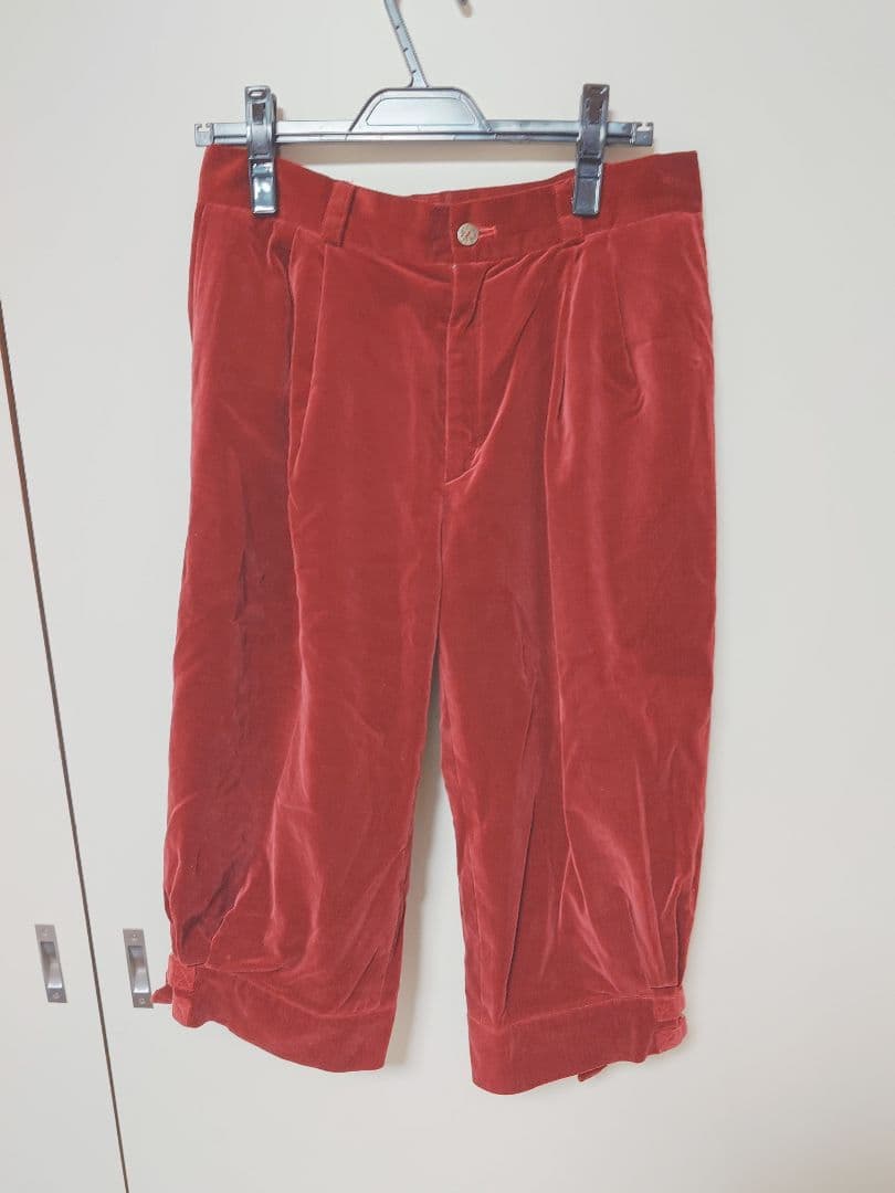 アトリエBOZ　ひざ丈ベルベットパンツ　赤