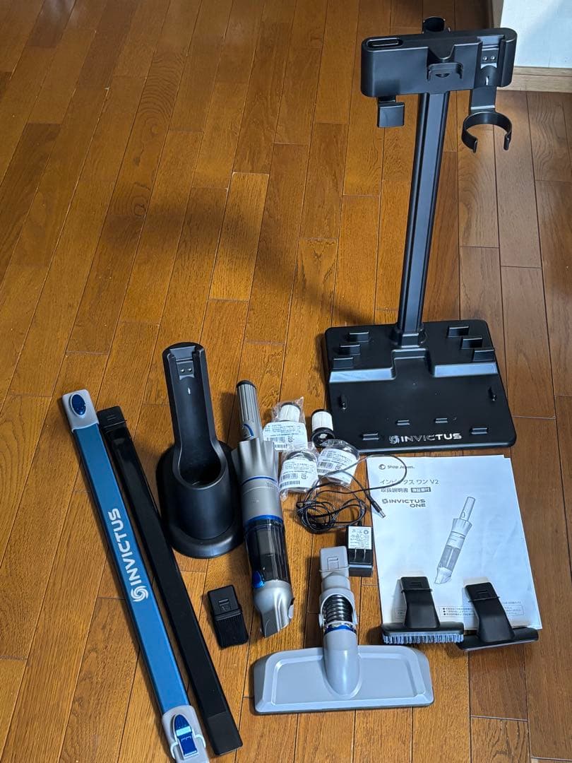 INVICTUS ONE V2 スティッククリーナー本体とアタッチメントセット
