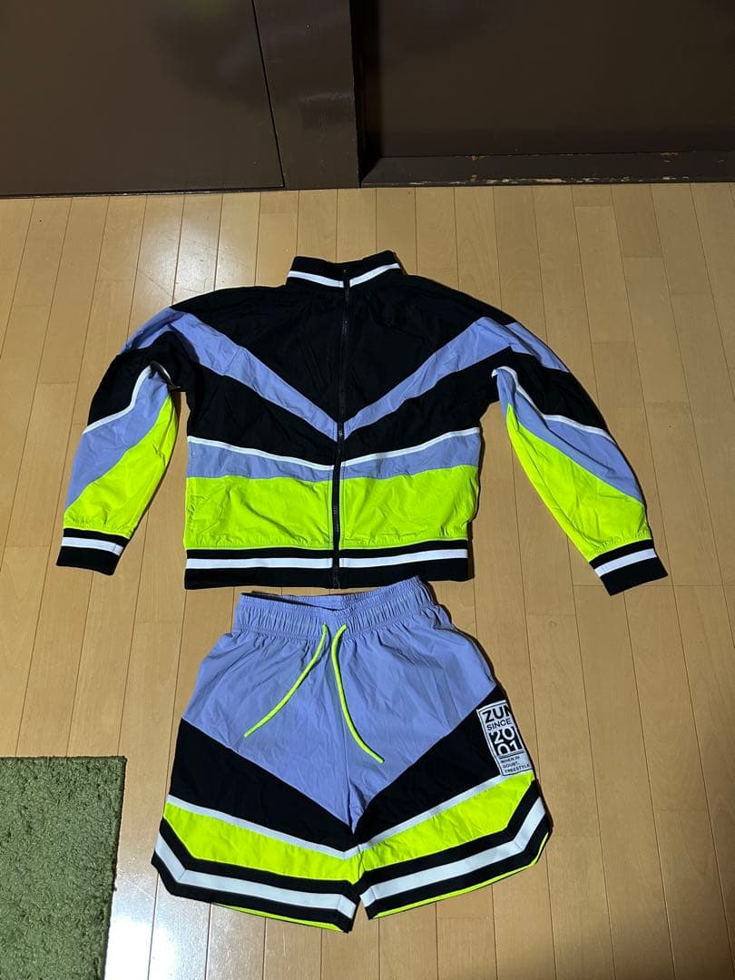 ZUMBA カラーブロックジャケットとショートパンツセット