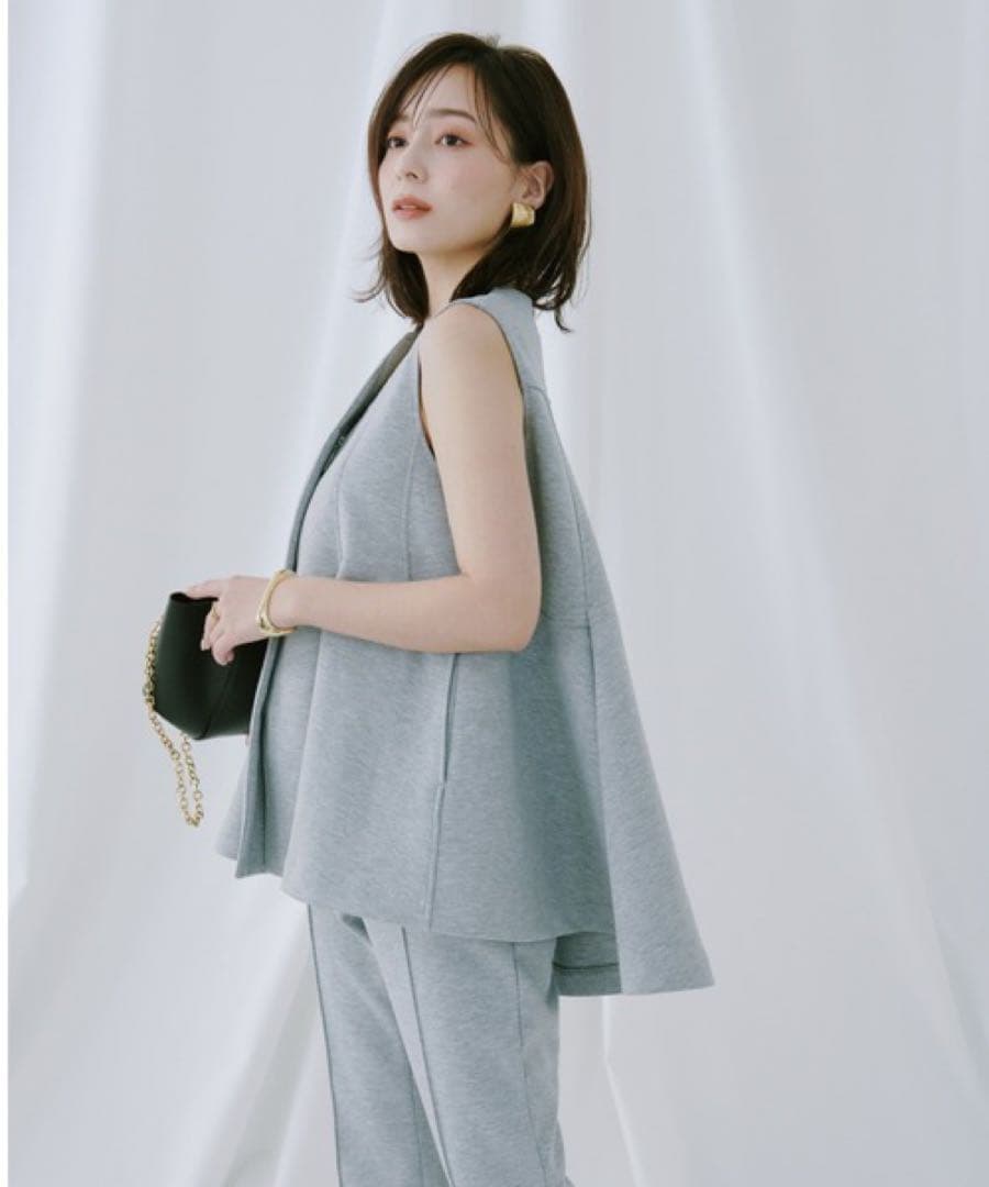 【美品】タックフレアカットベスト グレー アニュアンス