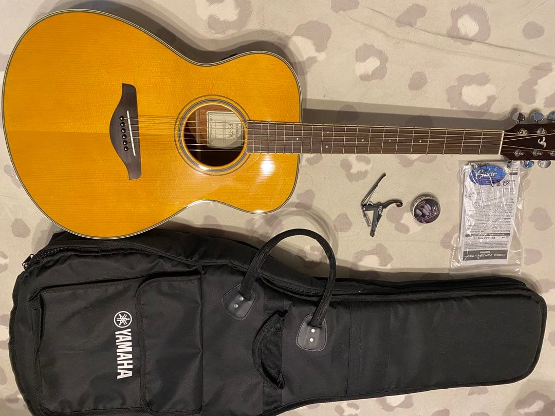 Yamaha FS-TA TransAcoustic アコースティックギター