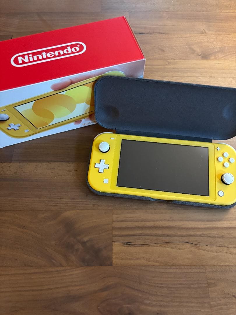 Nintendo Switch Lite イエロー ケース付き