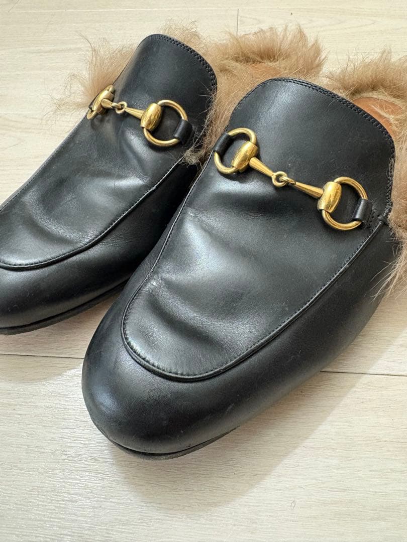 GUCCI プリンスタウン ホースビットファーサンダル