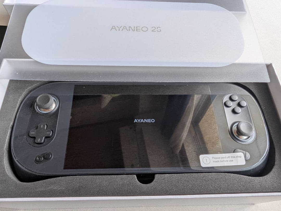 ほぼ新品　AYANEO 2S 8840U 32GB＋2TB