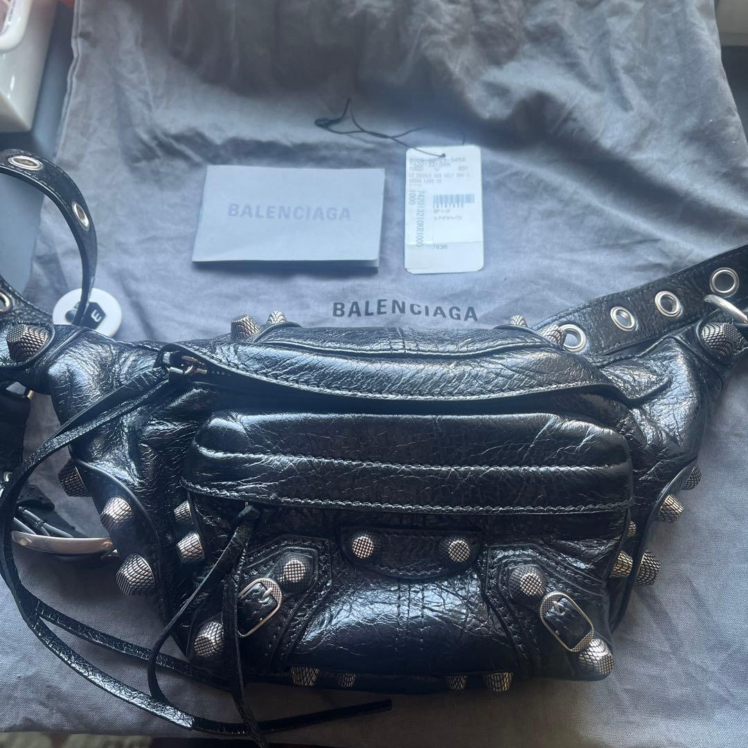 バレンシアガルカゴールショルダーバッグ