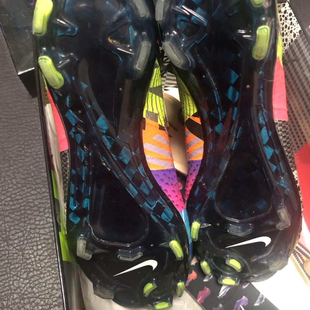 ナイキマーキュリアル　ワットザ　世界3000足限定