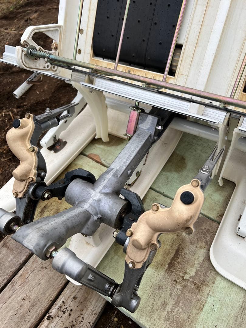 イセキ 田植え機 4条植え　ISEKI さなえPPS4