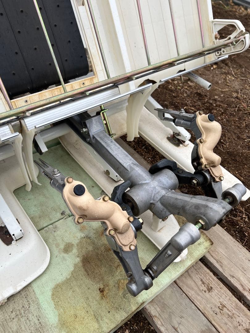 イセキ 田植え機 4条植え　ISEKI さなえPPS4