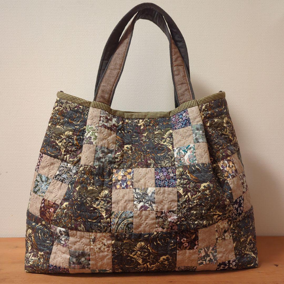 ✿リバティ✕パッチワーク✿　渋くまとめた大きなトートバッグ　ご注文品