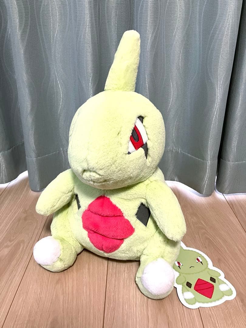 新品タグ付き　ふわふわ抱きぬいぐるみ　ヨーギラス