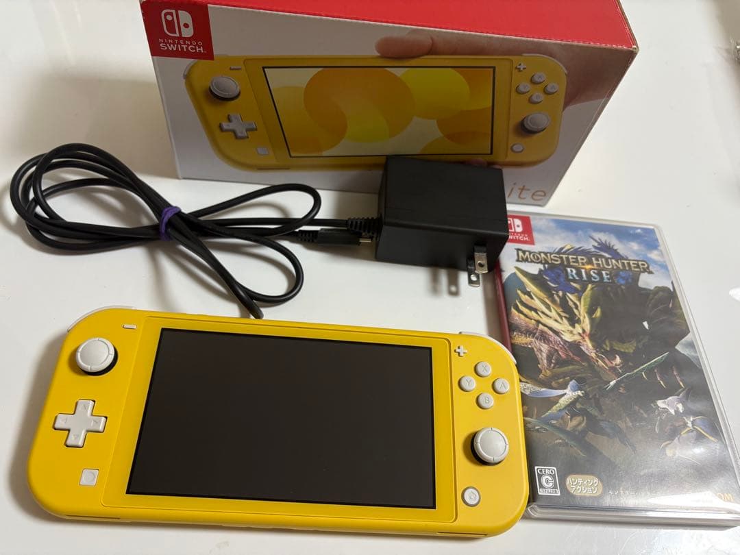 Nintendo Switch Lite 本体　モンハンソフト付き