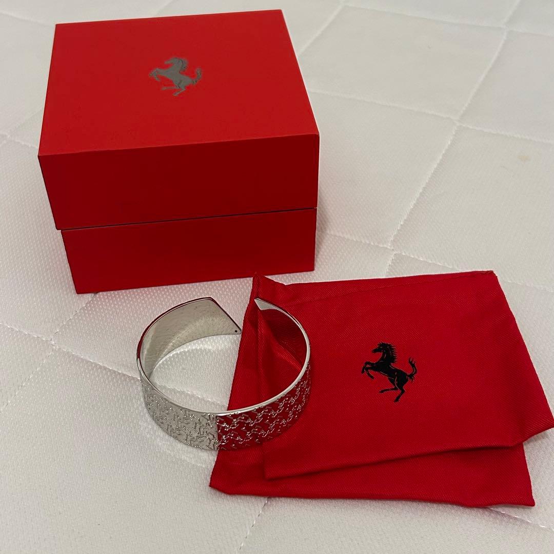 Ferrari シルバー バングル