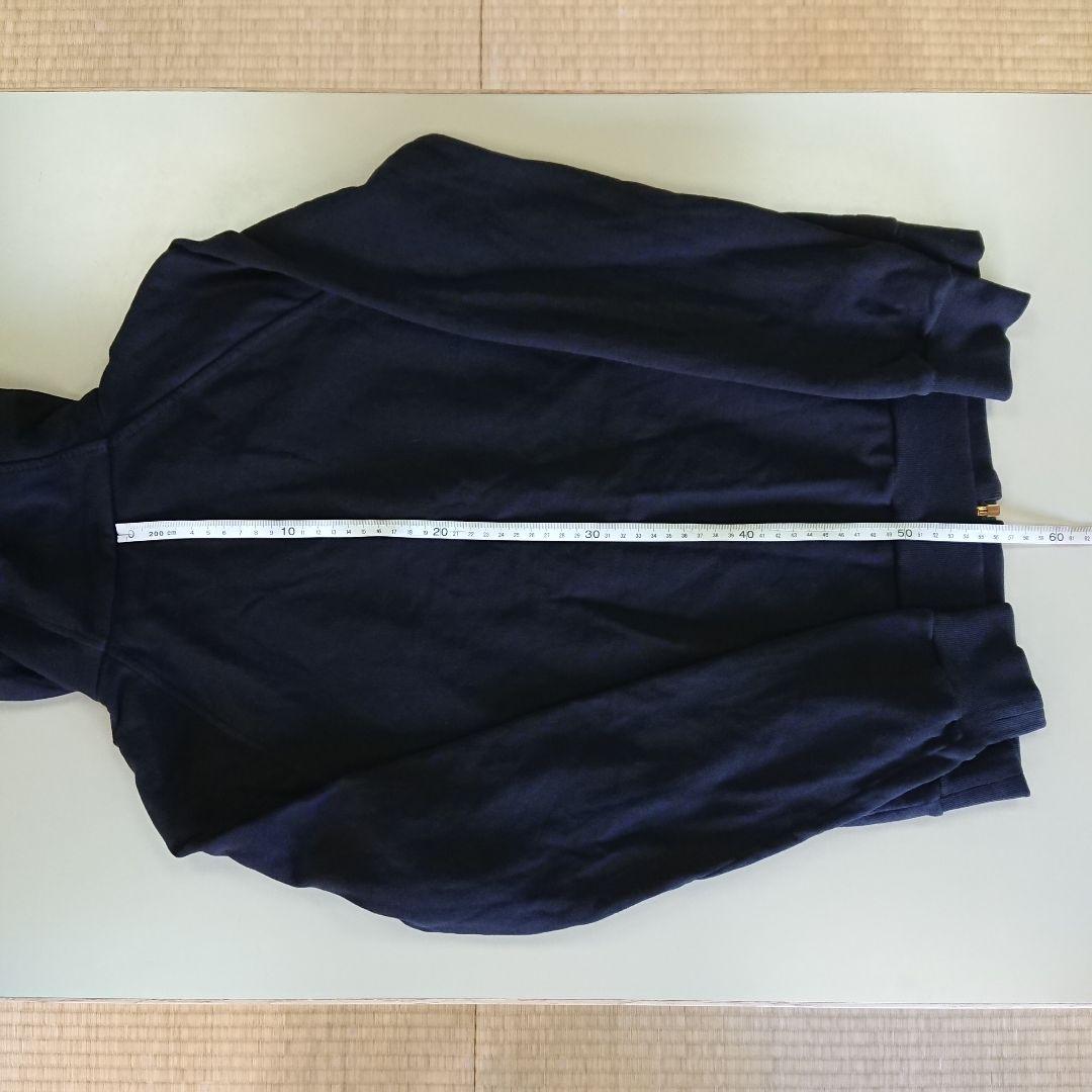 パーカーなんですけど