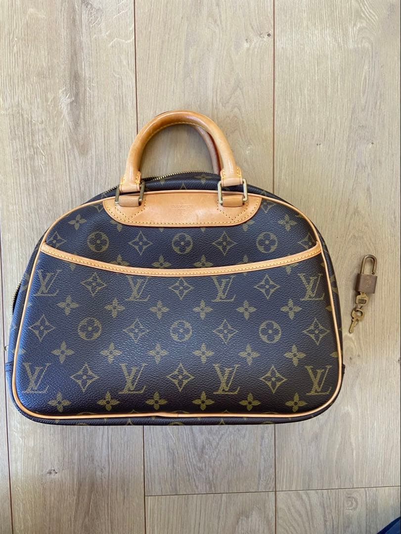 ルイ・ヴィトン LOUIS VUITTON バッグ モノグラム