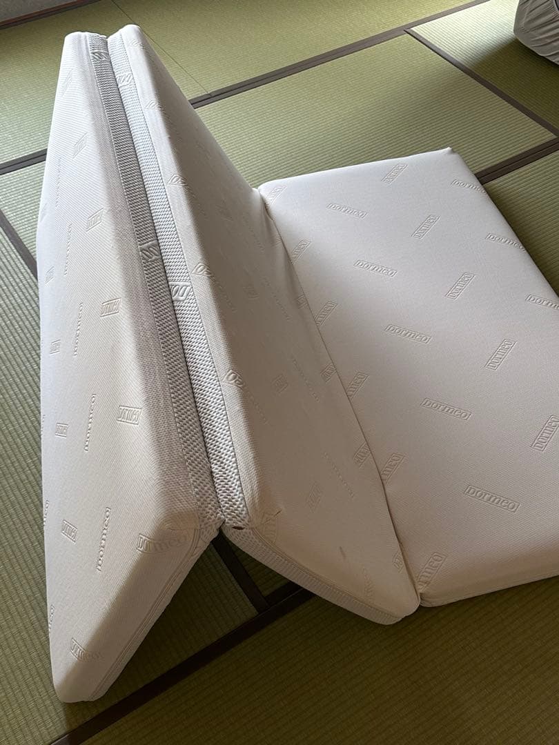 y*i様 正規品ドルメオ DORMEO 三折り マットレス ダブル
