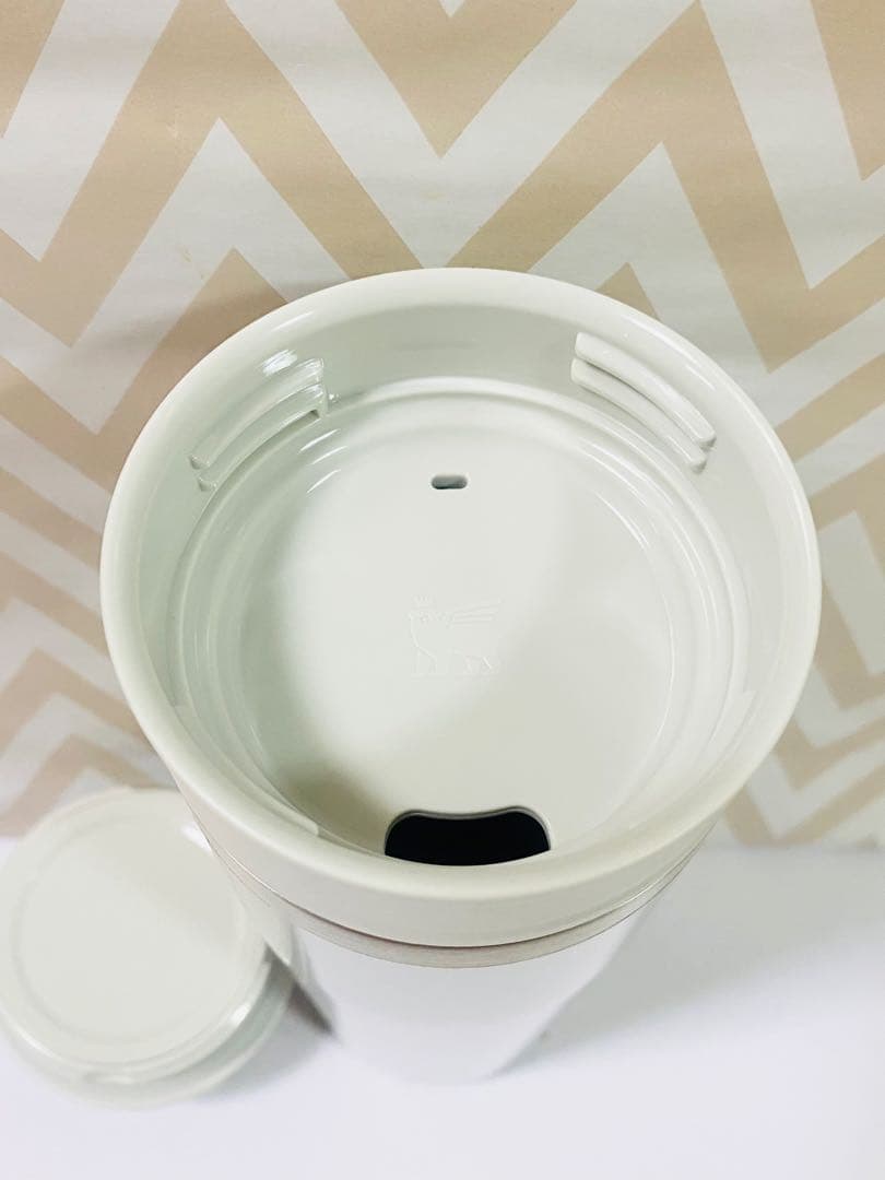 Stanley + Starbucks シルバー水筒