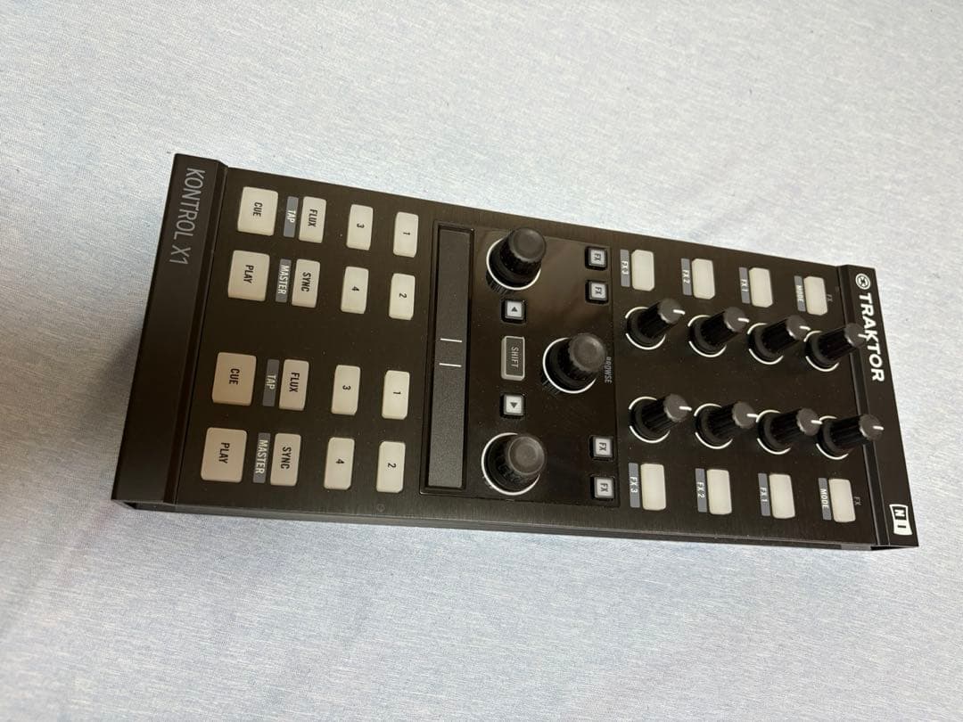 DJ機材 TRAKTOR KONTROL X1 MK2