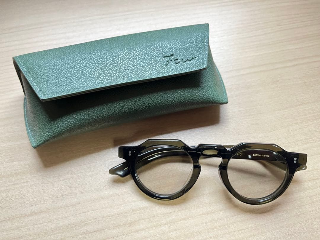 Few by NEW. フューバイニュー F5 C2 カーキ サングラス