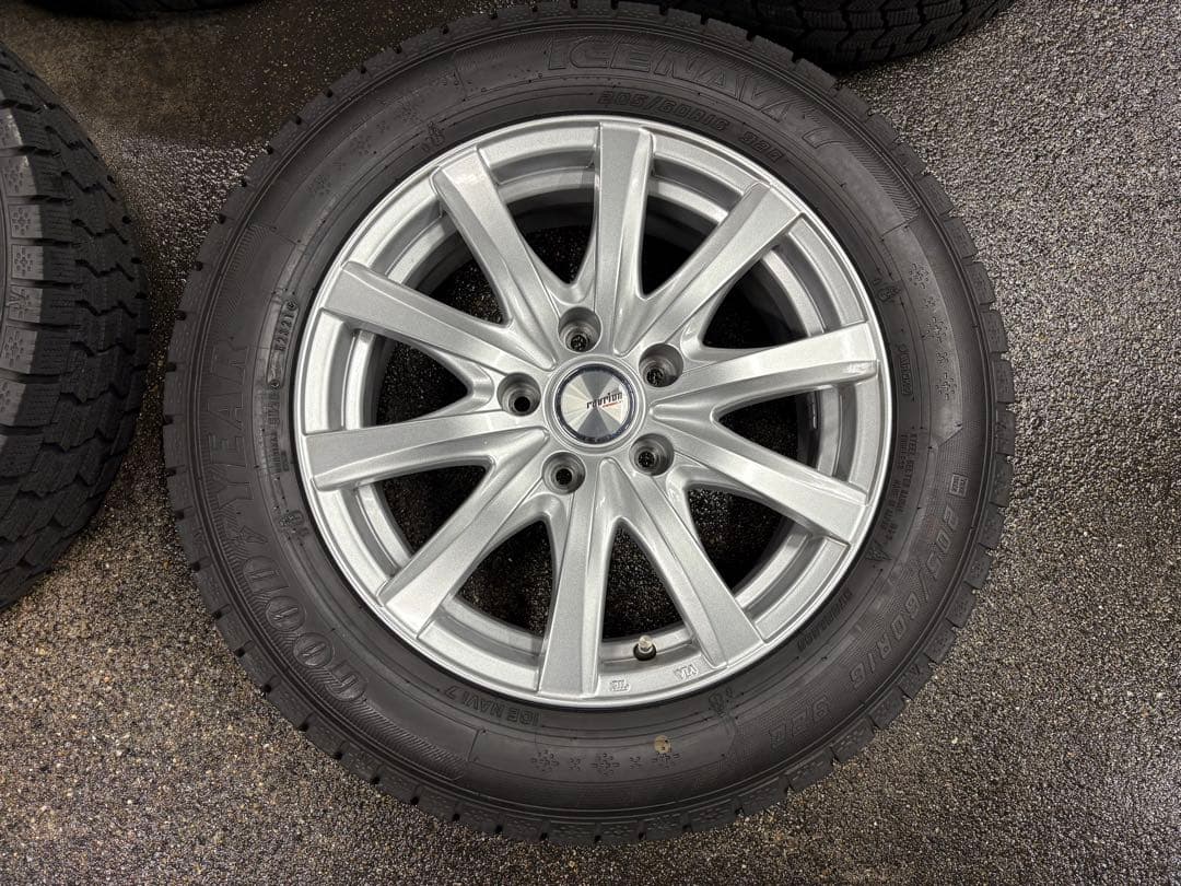 スタッドレスタイヤホイール 4本セット 205/60R16