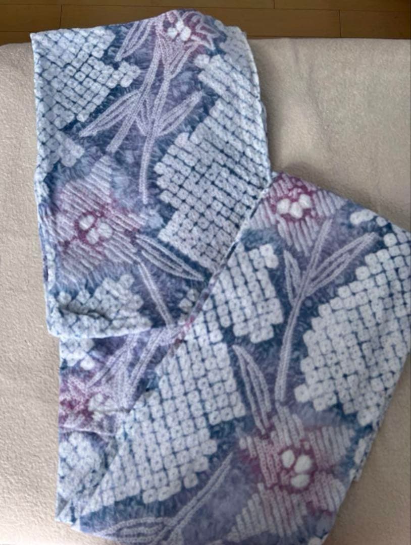 絞り浴衣 淡いカラー浴衣 白に淡い赤紫、淡いブルー 帯セット