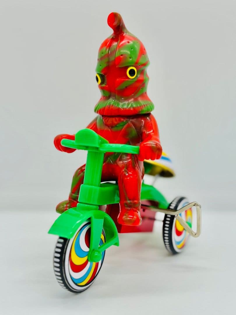 M1号 シンビンショップ限定 ケムール人三輪車 ネオライム × フレイムレッド