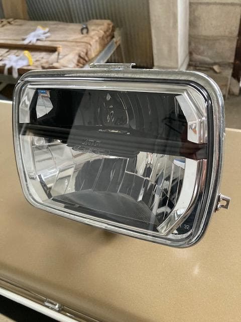 ZRX1200DAEGで使用 Koito 小糸製作所　LEDヘッドライト