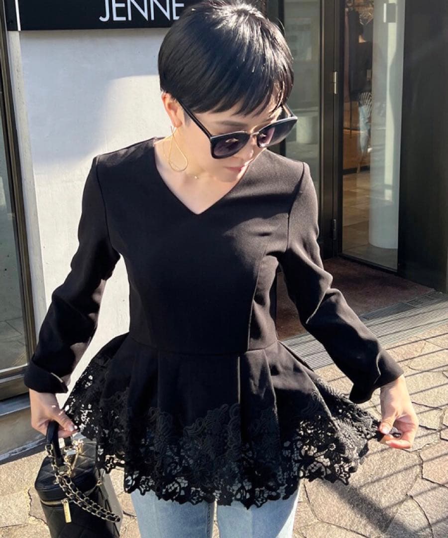 【新品未使用】JENNE ペプラムレース　ブラウス　ブラック