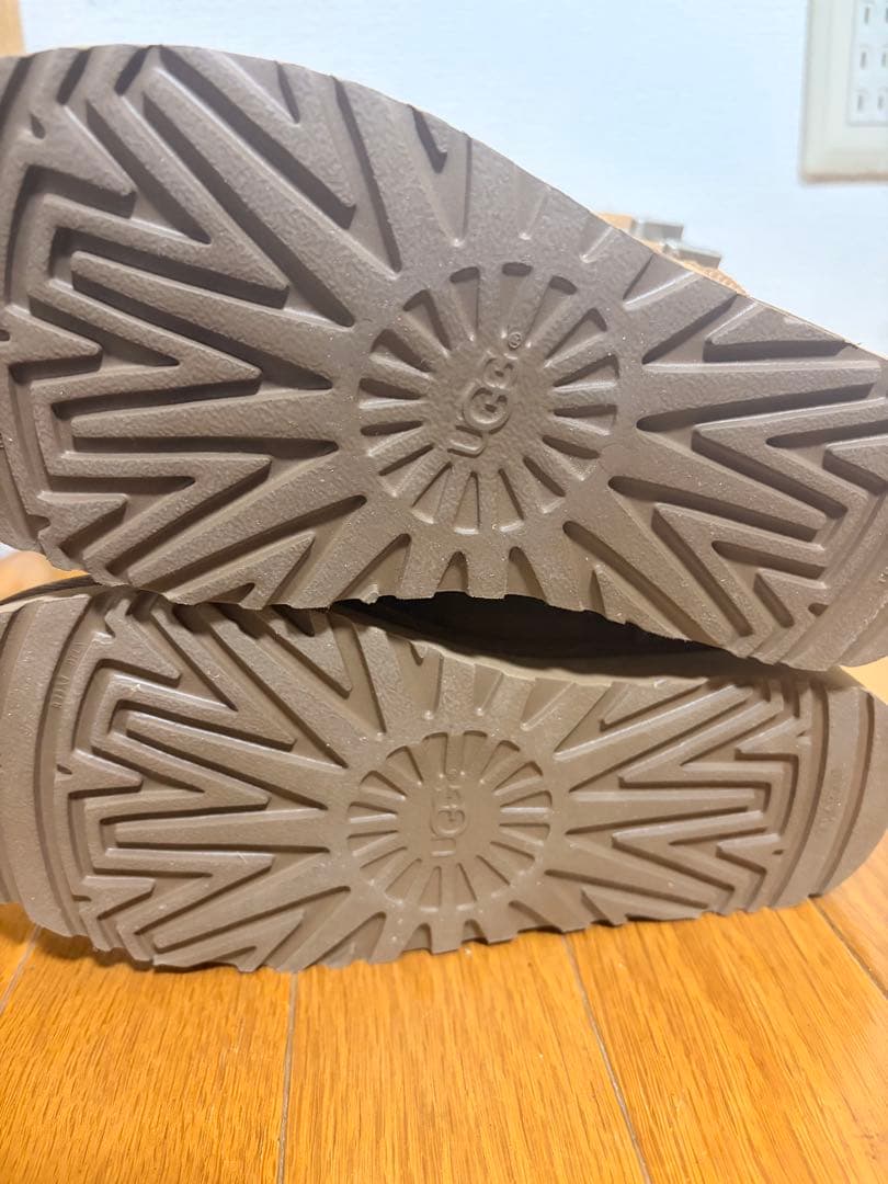 UGG ベージュ ムートンブーツ ボタン付き
