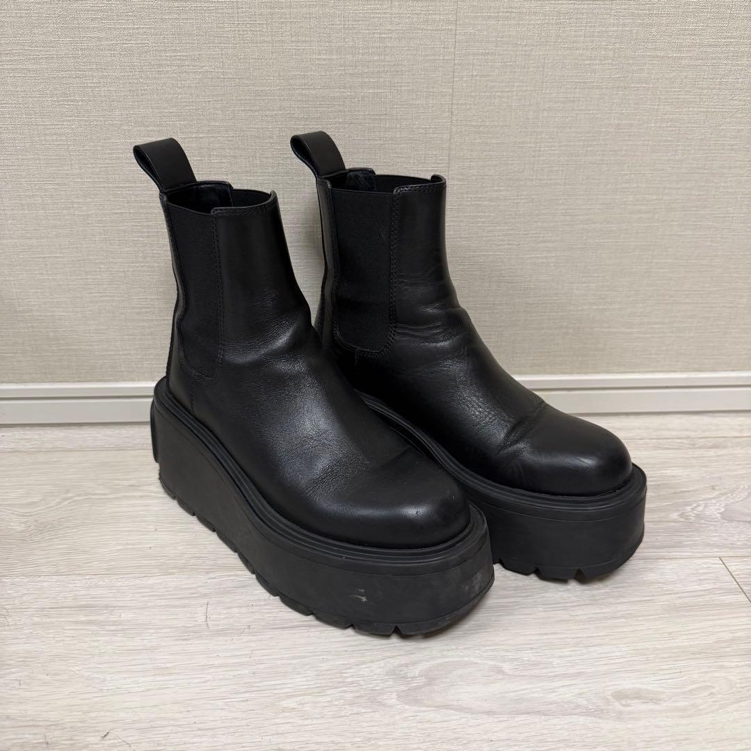 ヴァレンティノ　サイドゴアブーツ ブラック 厚底 Vロゴ