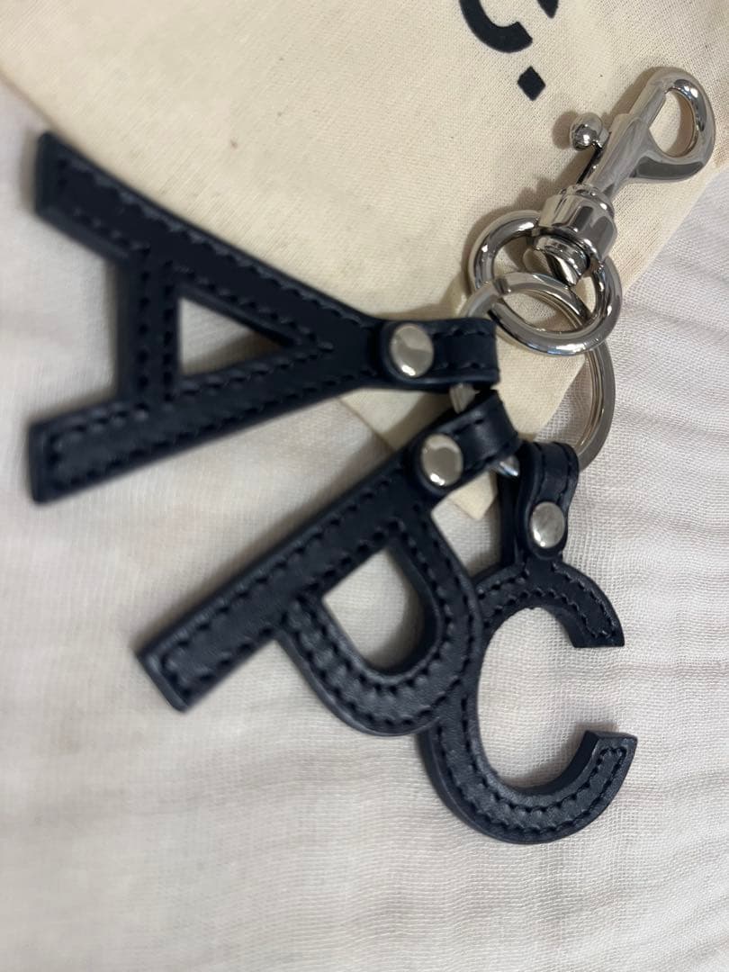 A.P.C. キーリング