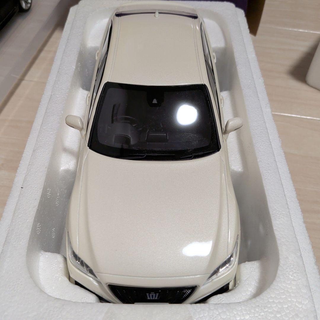 Kyosho Samurai トヨタ　クラウン　1/18