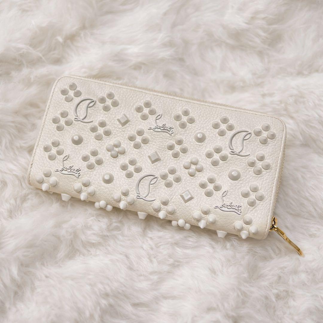 美品✨ルブタン パネトーネ ホワイト 長財布 完売品 スタッズ ラウンドジップ