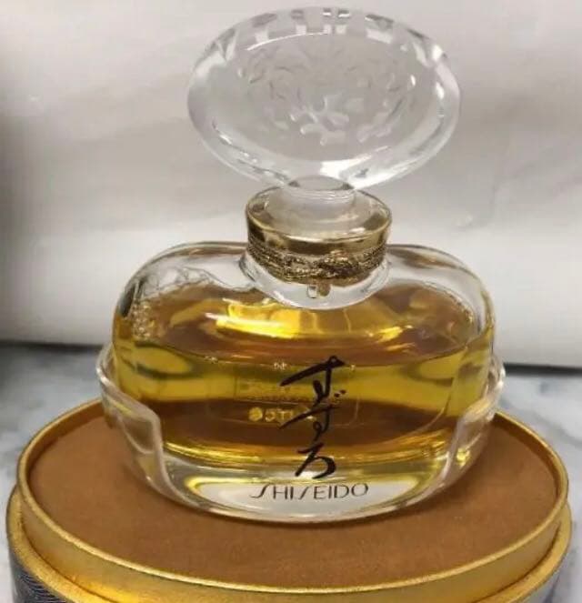 ☆超希少廃盤‼︎資生堂最高級香水すずろ☆