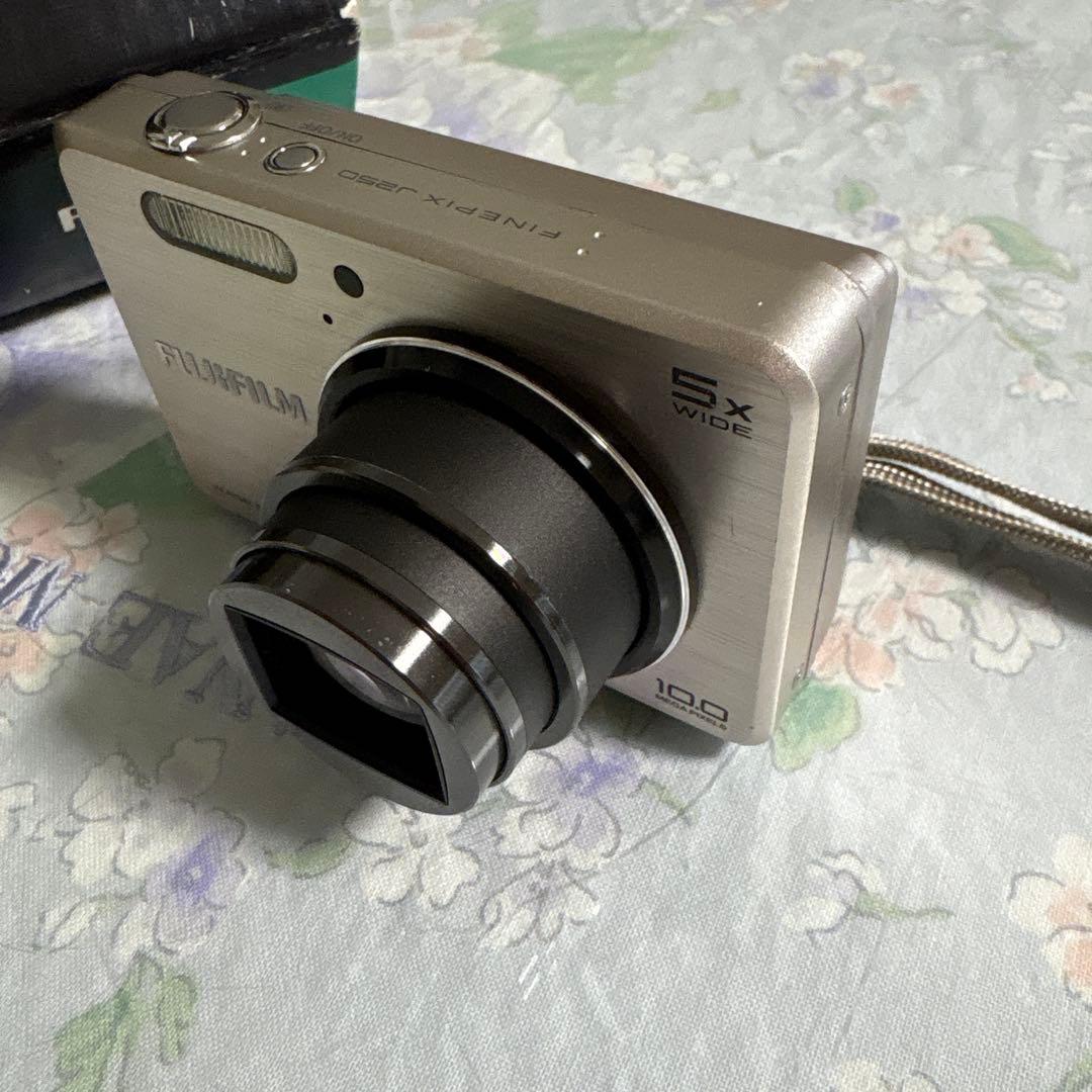 Fujifilm FinePix J250 コンパクトデジタルカメラ 値下げ