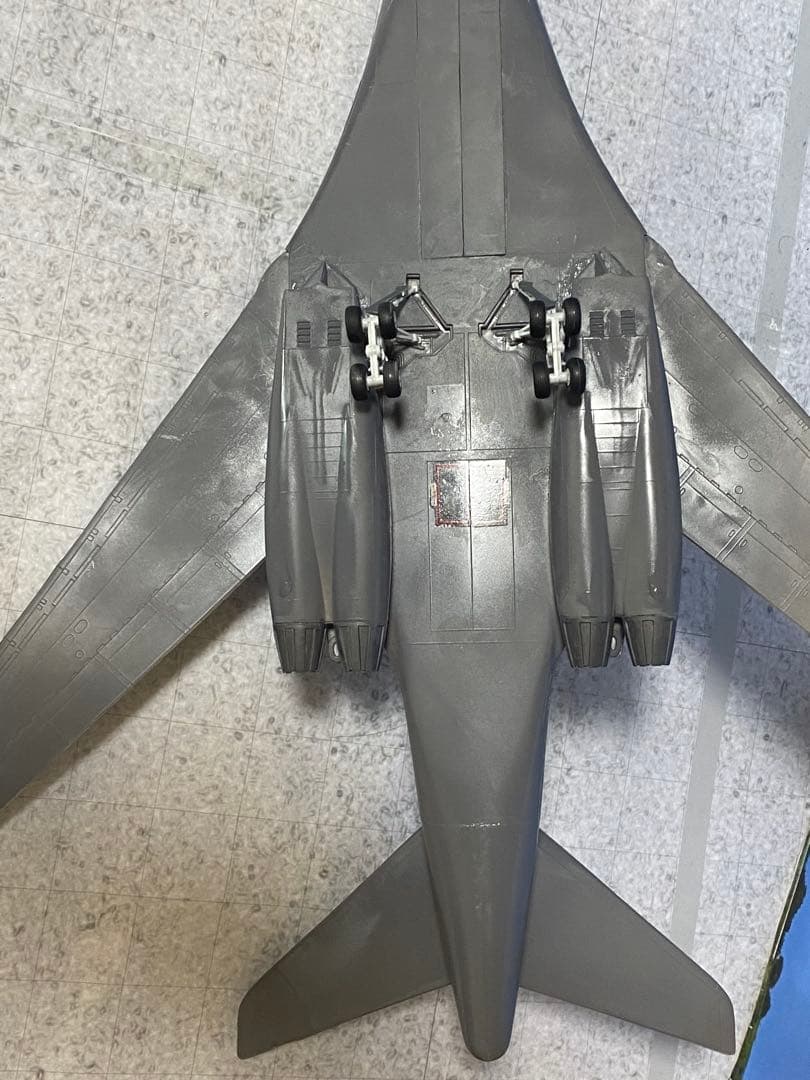 B-1Bランサー　1/72スケールプラモデル完成品 MPC