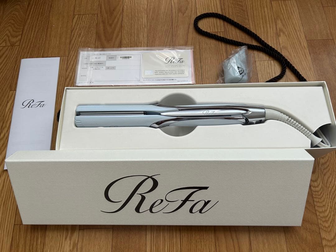 【美品】ReFa ストレートアイロン ホワイト　RE-ET