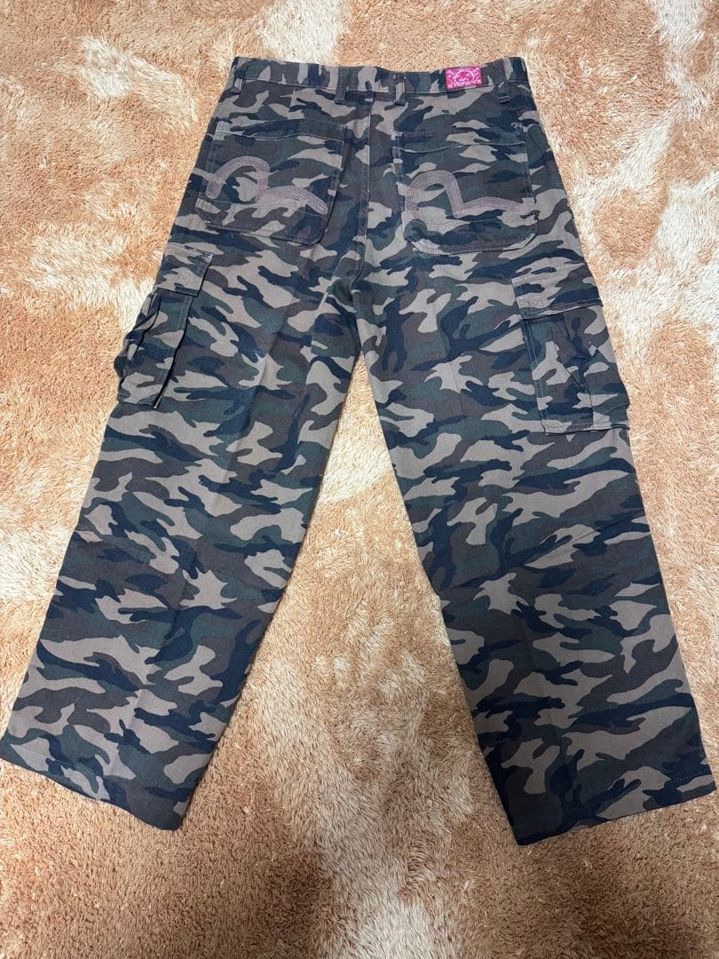 エヴィス　迷彩　カーゴパンツ