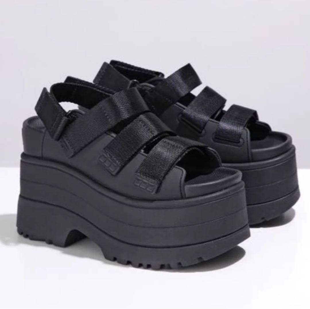 UGG GOLDENRISE 黒　22cm 美品　売り切れサイズ　購入証明あり