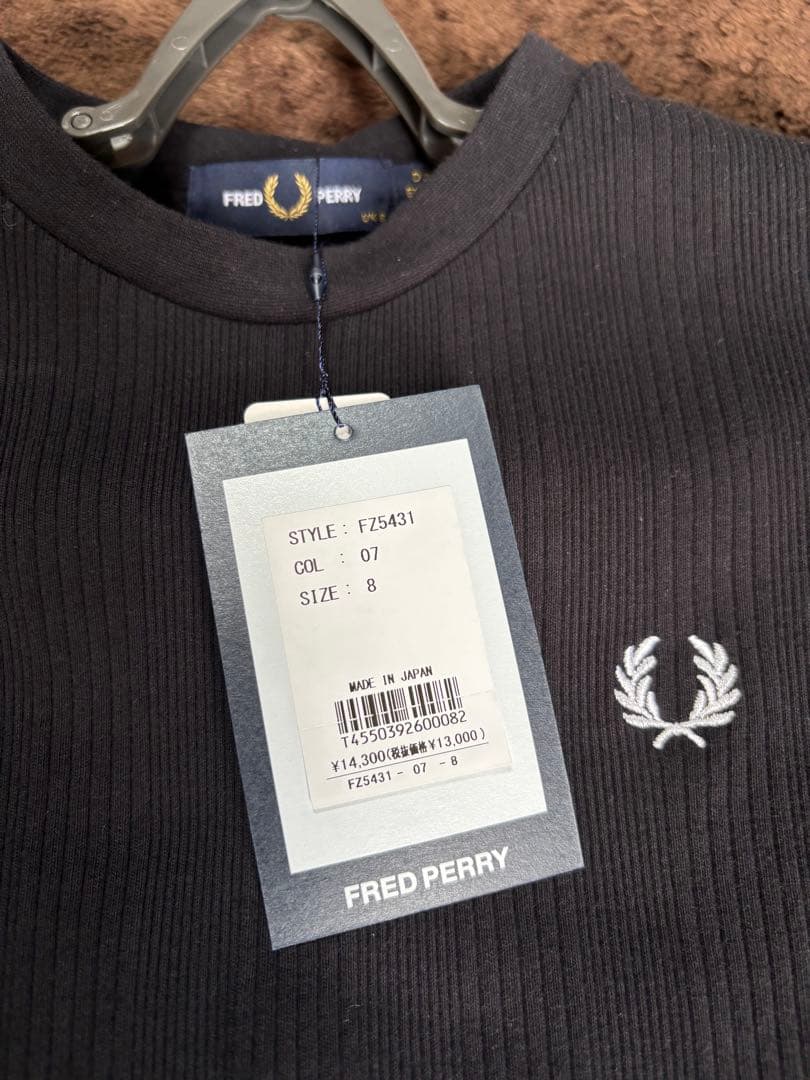 フレッドペリー ブラック Tシャツ　レディース新品 未使用　サイズ8