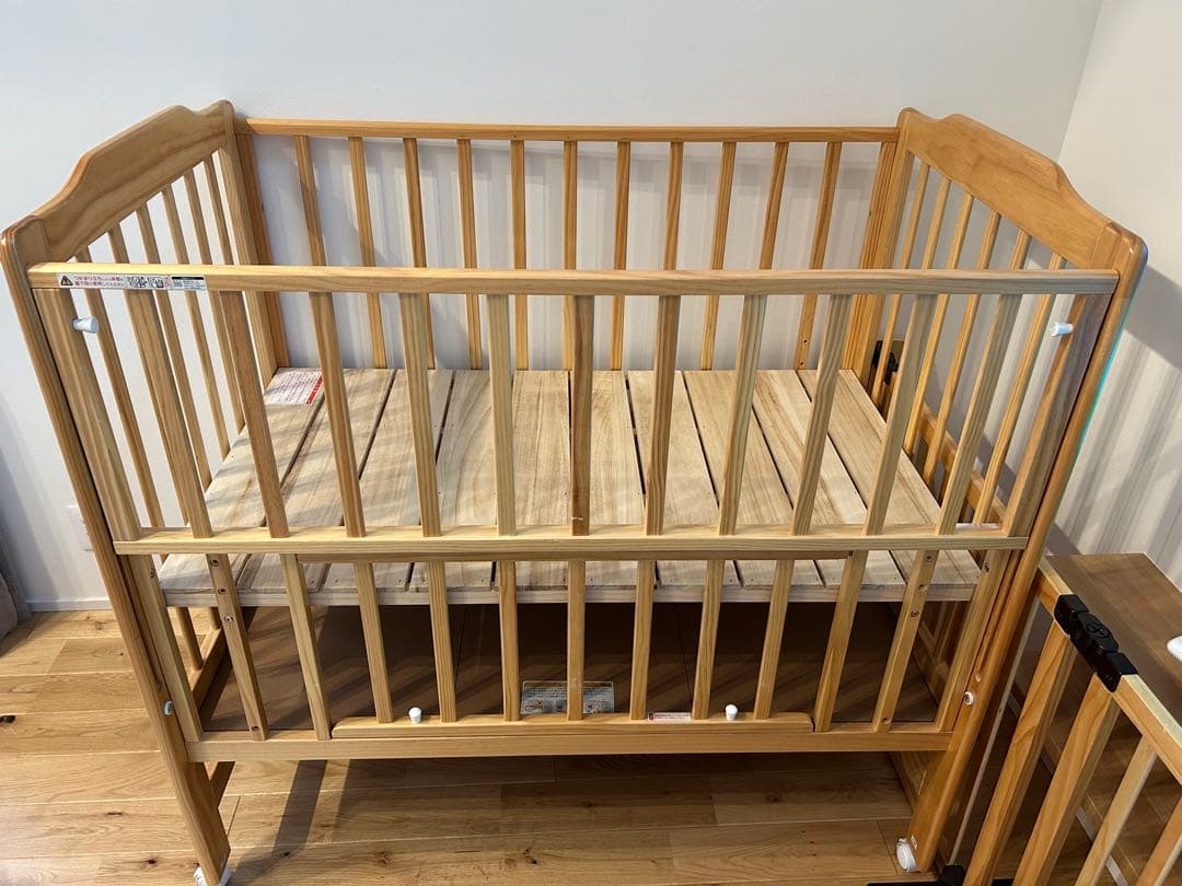 カトージ ハイシートベビーベッド（ナチュラル）