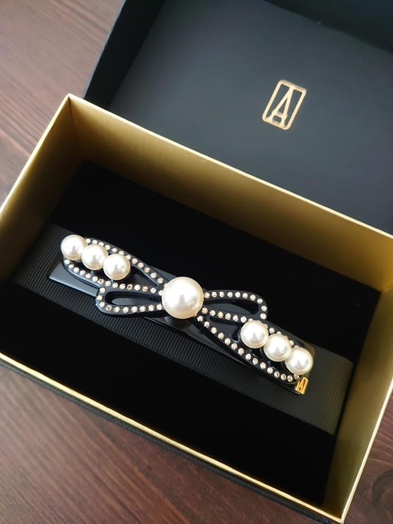 【美品】アレクサンドルドゥパリ パール&スワロフスキー 上品バレッタ