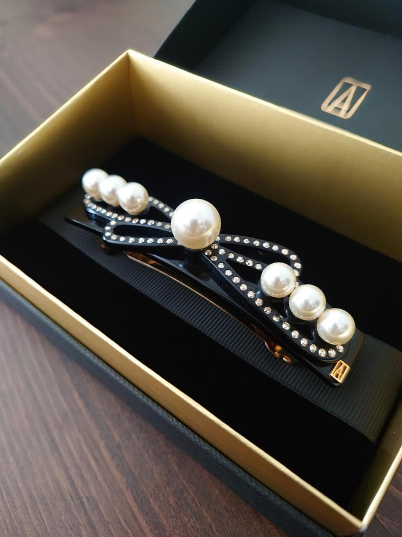 【美品】アレクサンドルドゥパリ パール&スワロフスキー 上品バレッタ