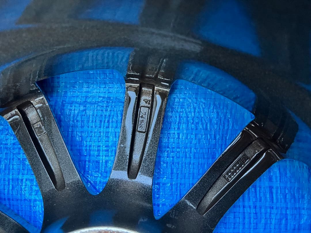 マナレイスポーツ 215/60R17 スタッドレス4本セット