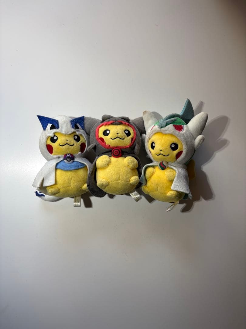 ポンチョピカチュウ ぬいぐるみセット黒いレックウザ ルギア メガエルレイド