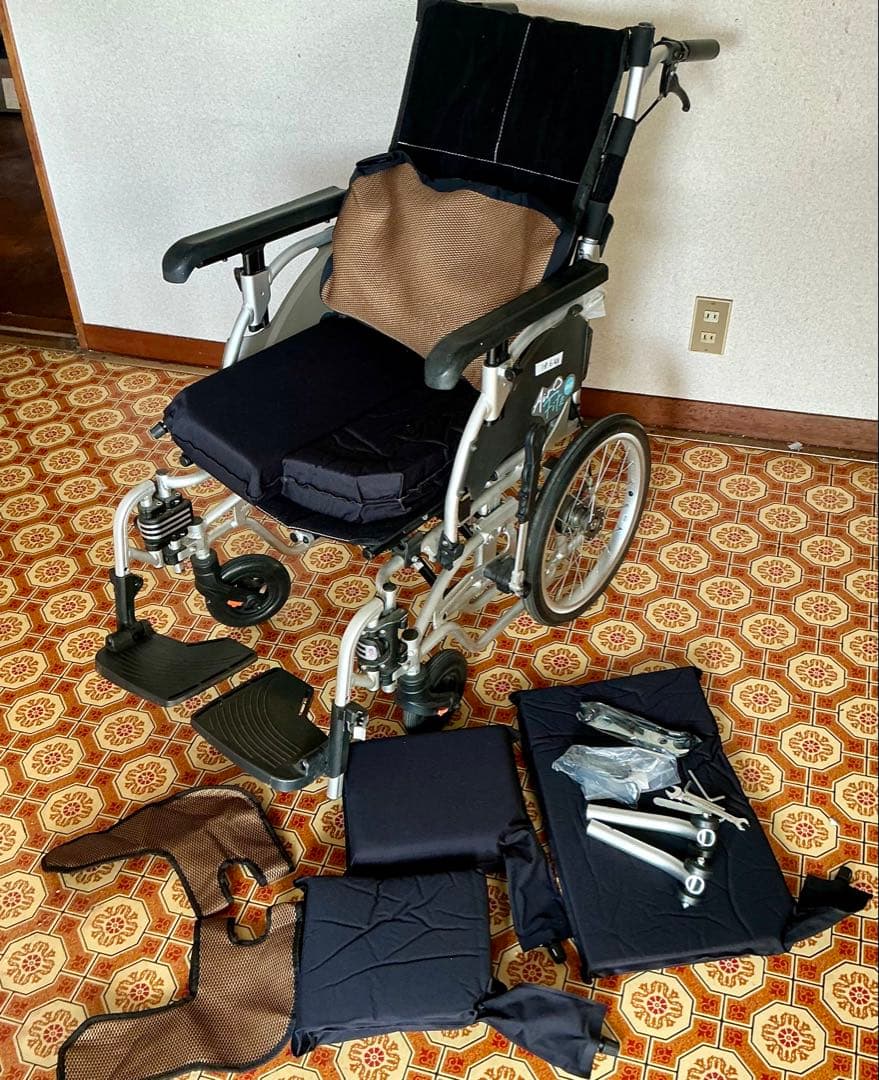 MiKi エアフィッツ プレミアム AFP-16 介助用車椅子 折りたたみ式